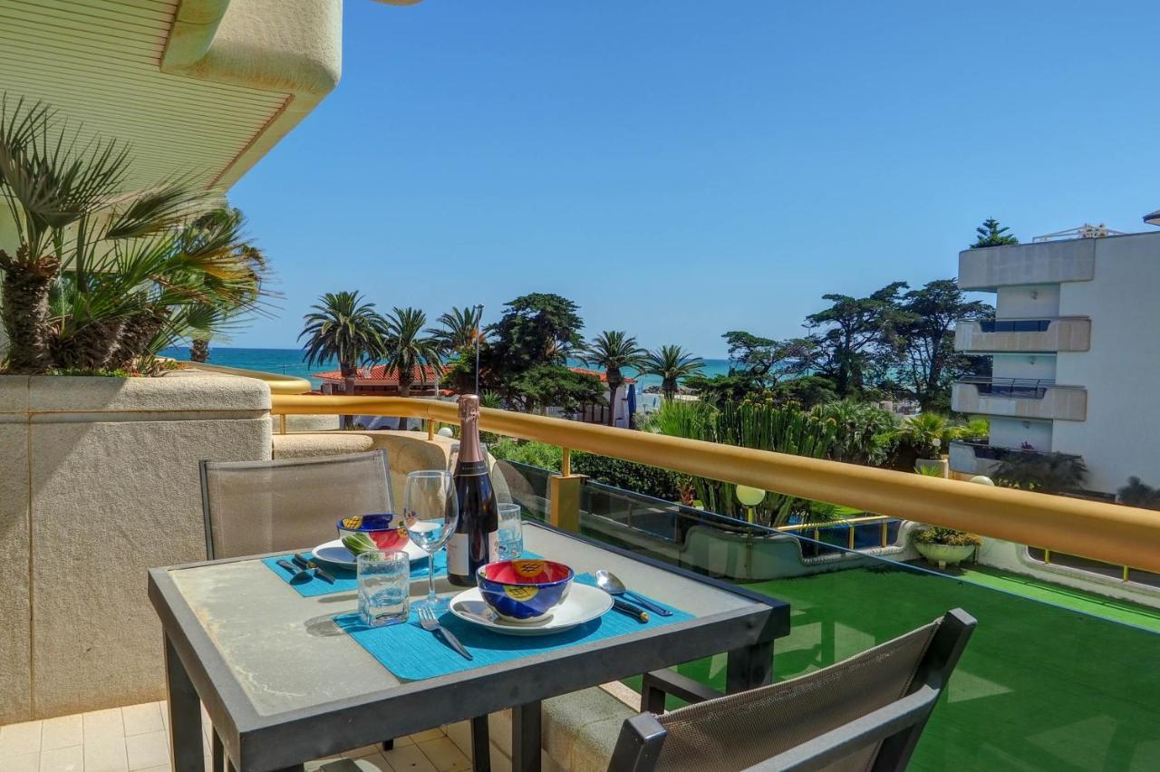 Mediterraneo Seaview Apartment By Hello Homes Сіджас Екстер'єр фото