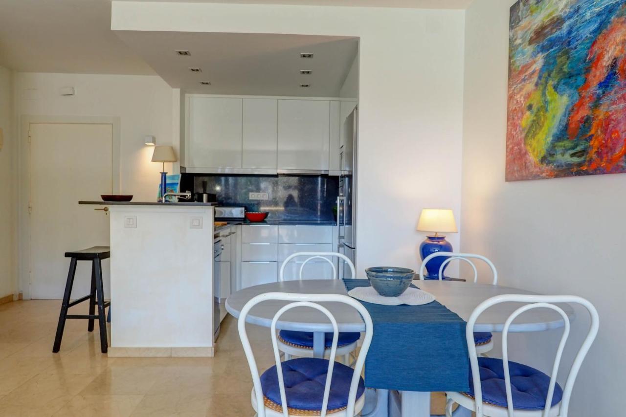 Mediterraneo Seaview Apartment By Hello Homes Сіджас Екстер'єр фото