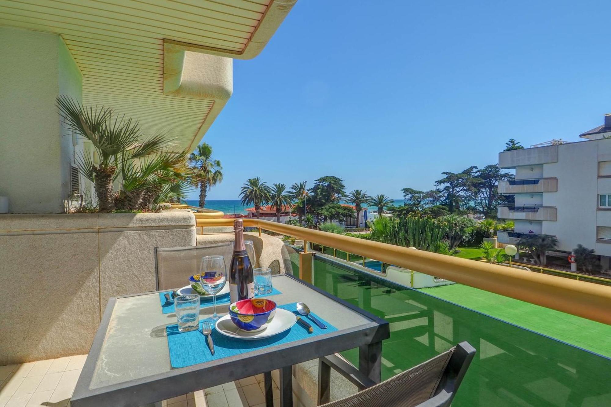 Mediterraneo Seaview Apartment By Hello Homes Сіджас Екстер'єр фото