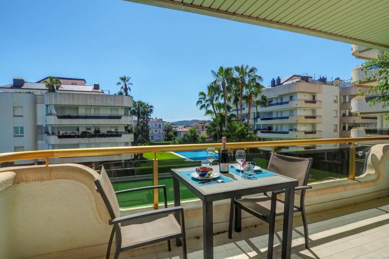 Mediterraneo Seaview Apartment By Hello Homes Сіджас Екстер'єр фото