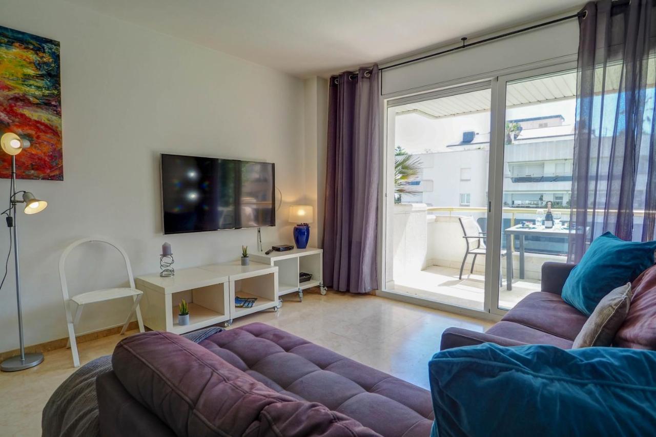 Mediterraneo Seaview Apartment By Hello Homes Сіджас Екстер'єр фото