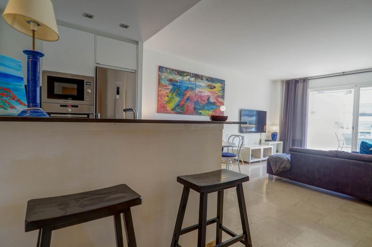 Mediterraneo Seaview Apartment By Hello Homes Сіджас Екстер'єр фото